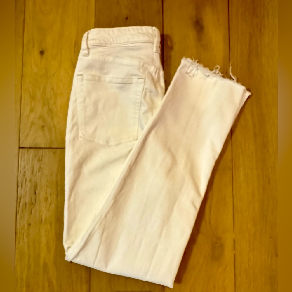 GAP Curvy Cheeky Straight Raw Hem Jeans
Off white Tall US 8/29